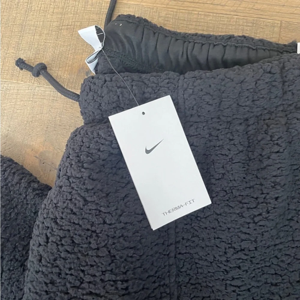 Women’s Plus Size Sherpa Full Length Jogger - Picture 3 of 4